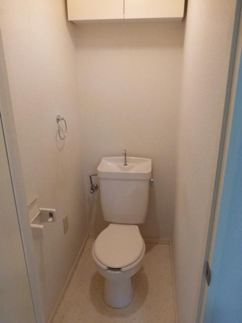 トイレ　収納付トイレです