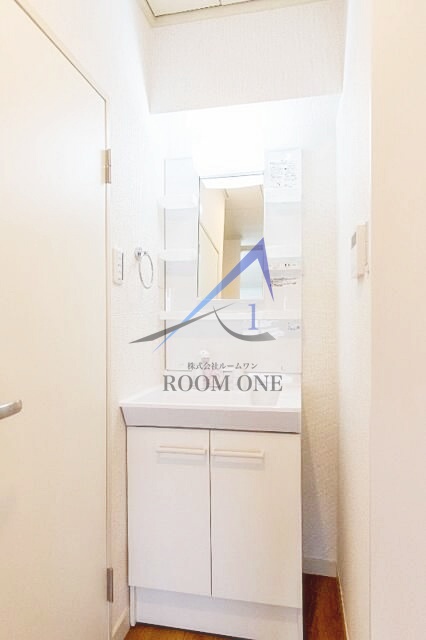 洗面設備　独立洗面台です。