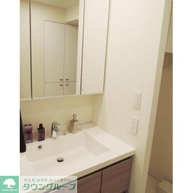 洗面設備　※写真は同タイプ住戸です。