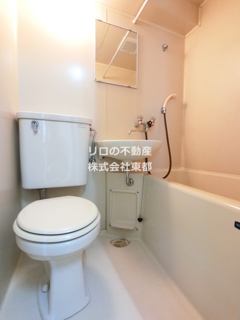 バス・シャワールーム　※写真は同タイプの室内。仕様・設備は現況優先です※