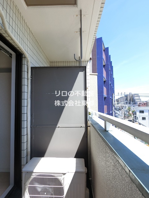 バルコニー　※写真は同タイプの室内。仕様・設備は現況優先です※