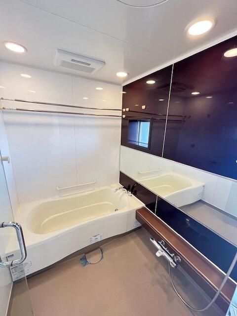 バス・シャワールーム　コンパクトで使いやすいお風呂です