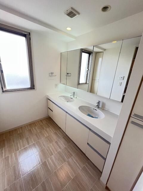 洗面設備　洗面所です