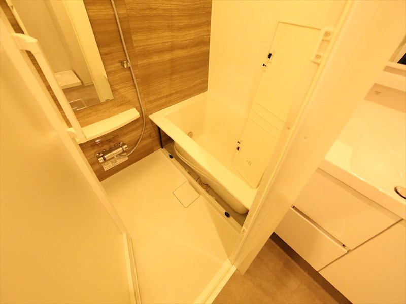 バス・シャワールーム　浴室暖房乾燥機付　追い焚き・オートバス機能付お風呂