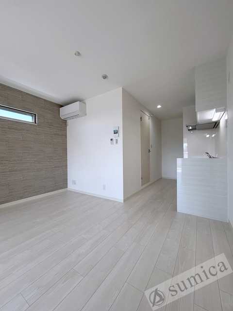 居室・リビング　ホワイトベースで明るい内装♪