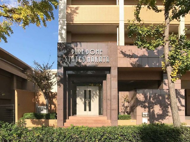 エントランス　落ち着いたエントランスです