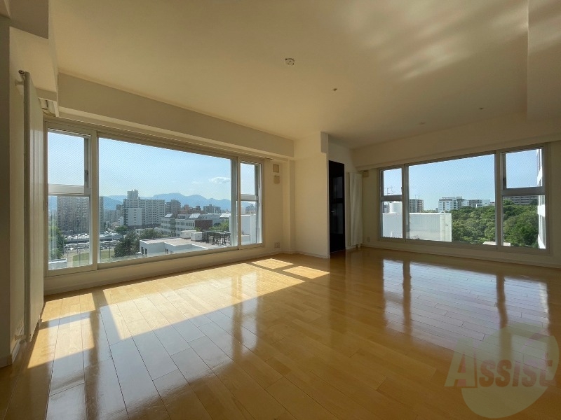 居室・リビング　広くてキレイなお部屋が広がっていて、充実した生活が送れそう。