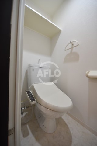 トイレ　フロンティアタワー九条III　温水洗浄便座