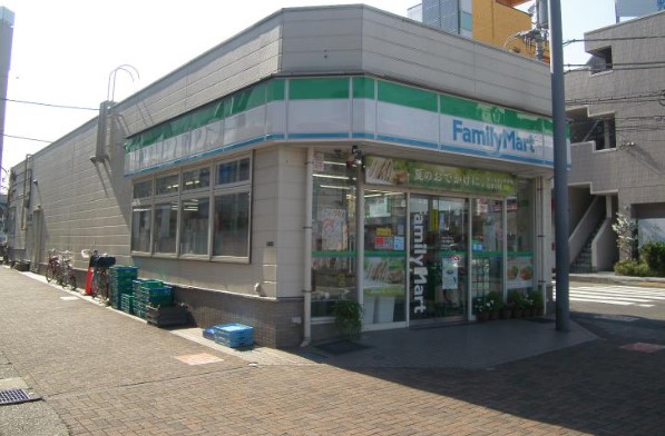 コンビニ　ファミリーマート 中央林間駅前店（コンビニ）まで109m