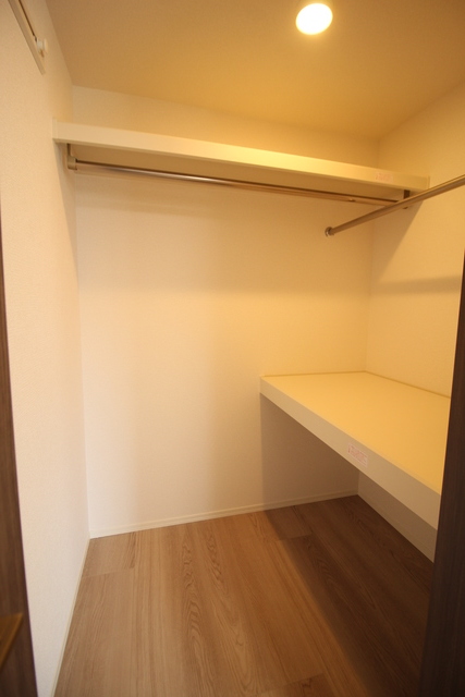収納　ウォークインクローゼット