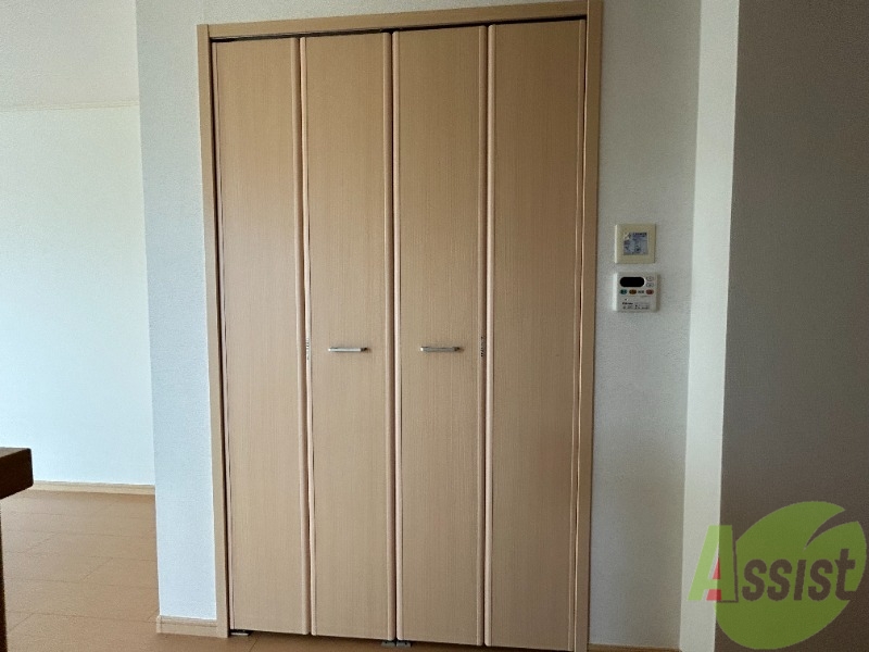 収納　洋室にあるクローゼットです。両開きになっています。