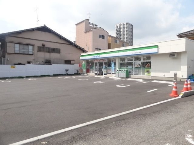 コンビニ　ファミリーマートさいたま櫛引町一丁目店（コンビニ）まで418m