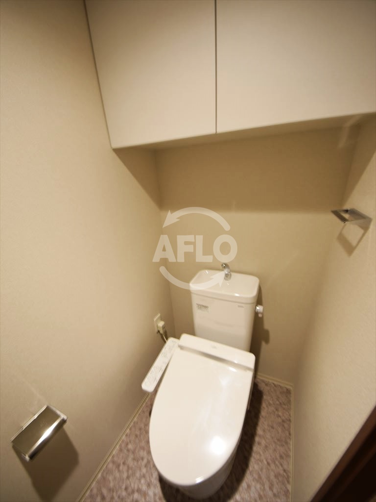 トイレ　ローレルタワー心斎橋　温水洗浄便座