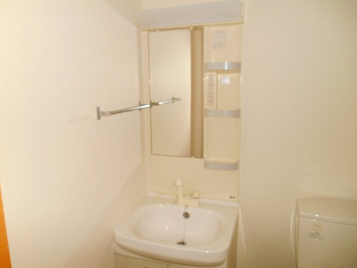 洗面設備　同物件別部屋参考写真です