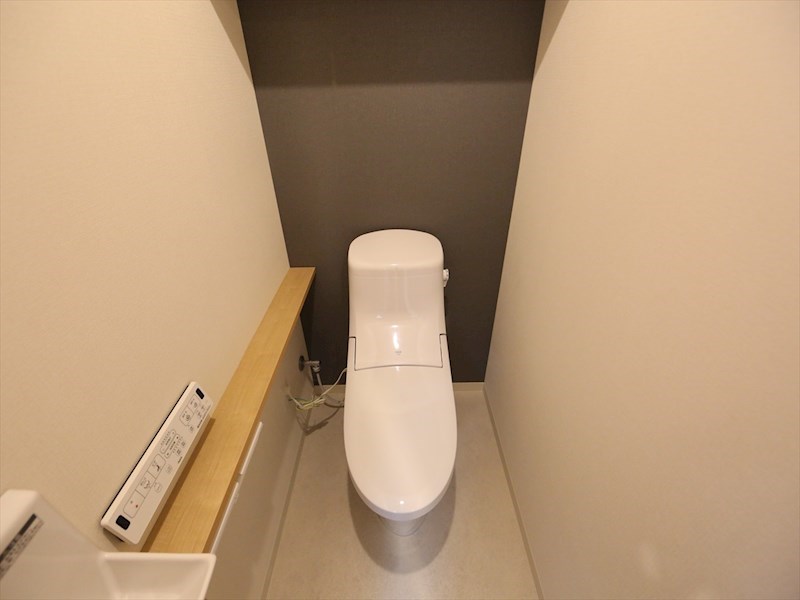 トイレ　温水洗浄暖房便座付トイレ