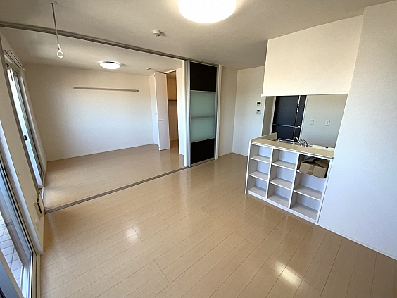 その他　参考写真　リビングと洋室はつながります