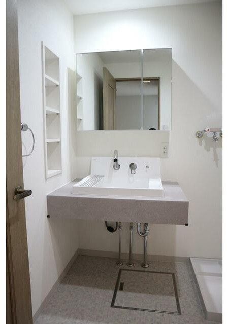 洗面設備　身支度に欠かせない独立洗面台♪