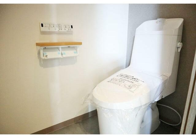 トイレ　嬉しい温水洗浄便座♪