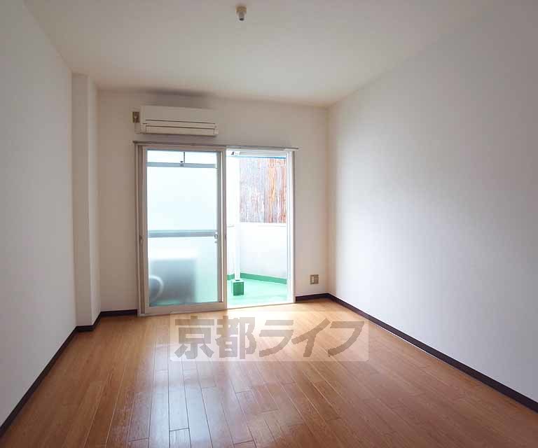 居室・リビング　綺麗な室内です。