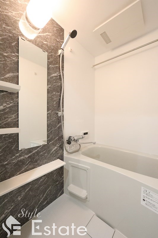 バス・シャワールーム　バスルーム