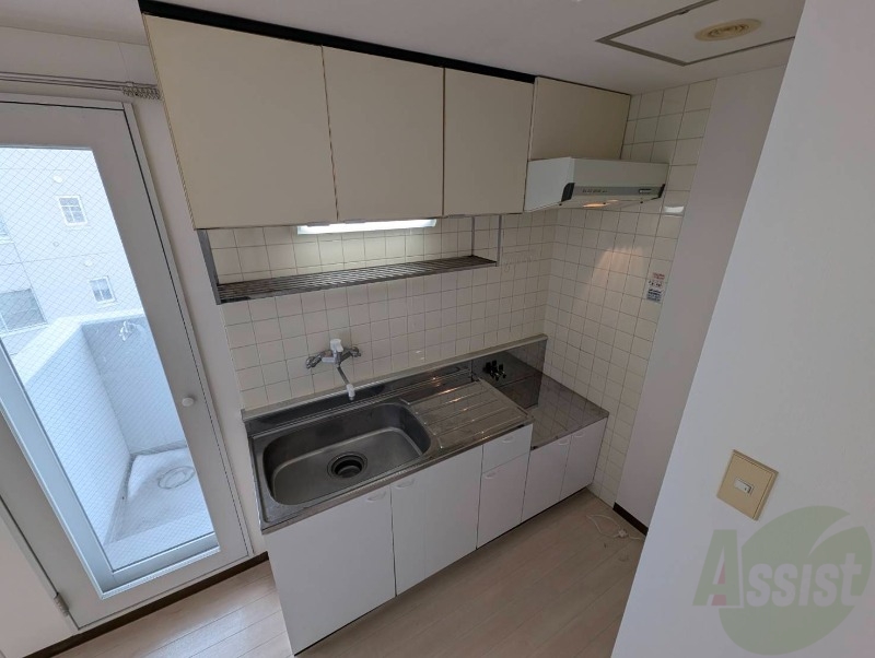 キッチン　シンプルなキッチンです。ガスコンロも設置できる仕様です。