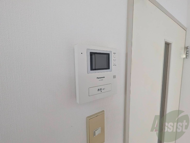 セキュリティ　ＴＶモニター付インターホンです。来客者の顔が見えるので安心！