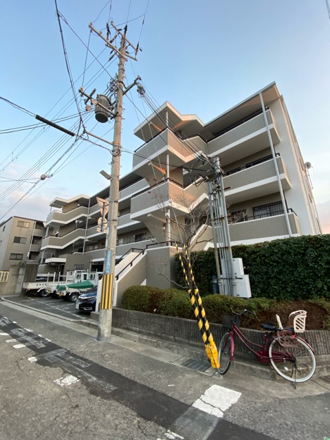 建物外観　敷地内に駐車場あります！