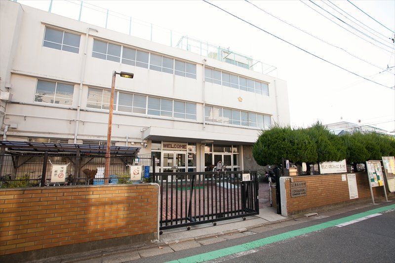 小学校　鷹番小学校（小学校）まで354m