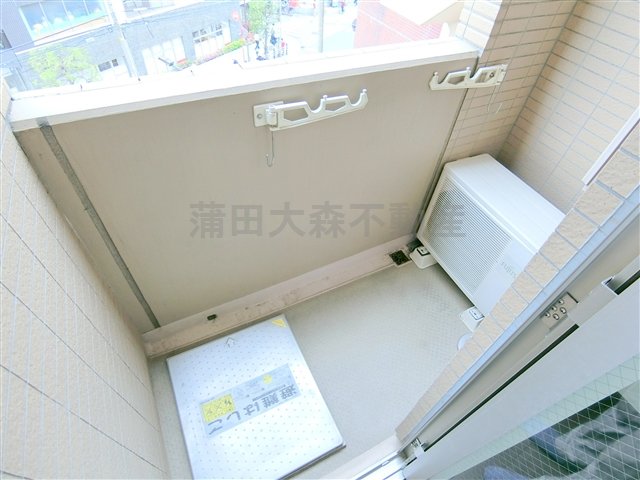 バルコニー　物干し金具付きのバルコニー