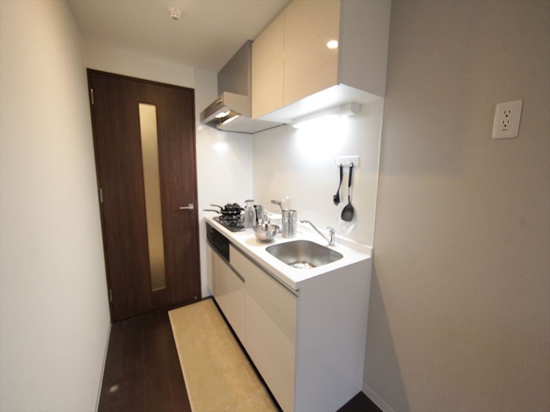 キッチン　システムキッチン（ガス3口コンログリル付）