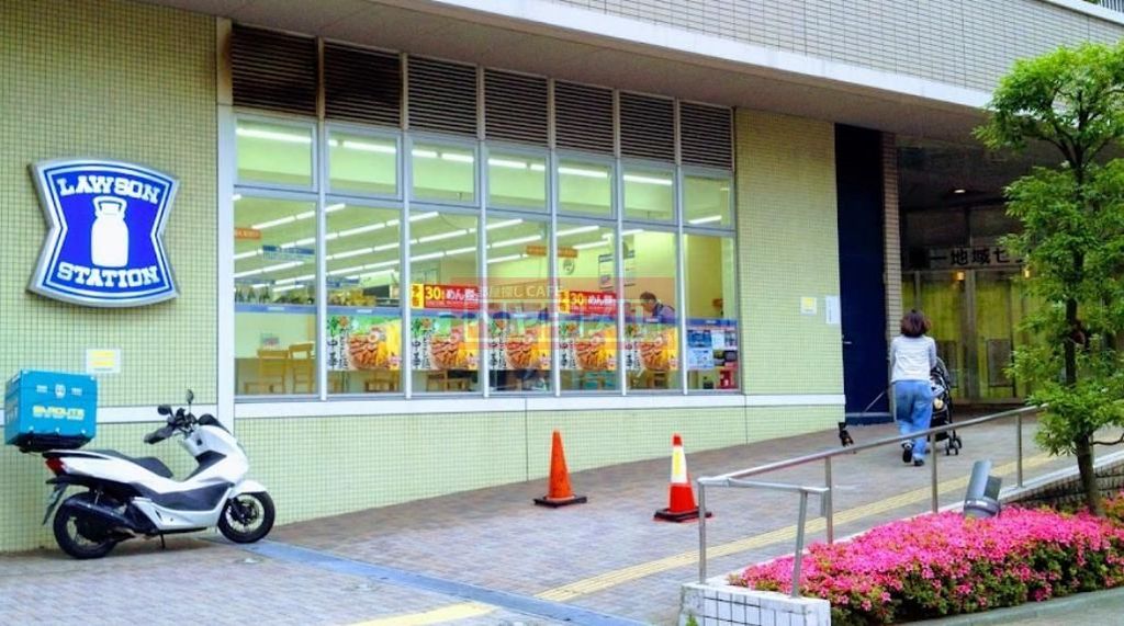 コンビニ　ローソン（コンビニ）まで160m