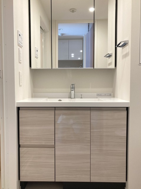 洗面設備　※写真は同タイプ住戸です。