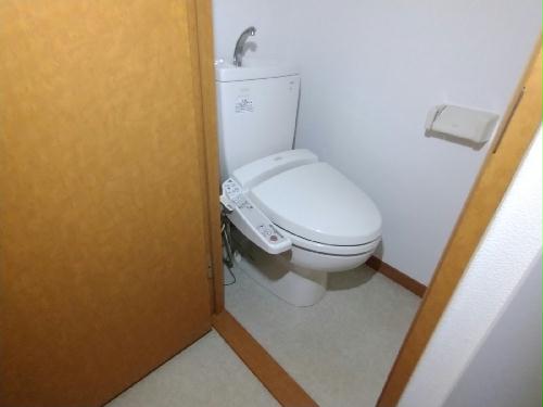 トイレ　温水便座標準設置♪