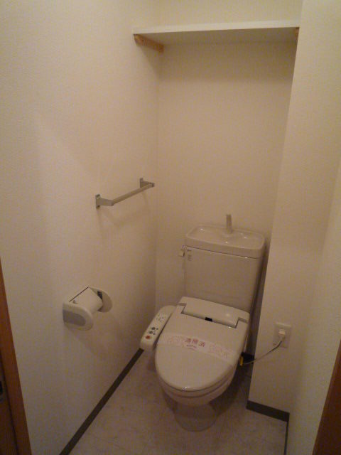 トイレ　洗浄機能付暖房便座