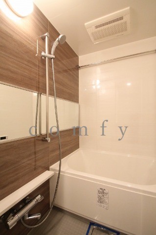 バス・シャワールーム　バスルーム