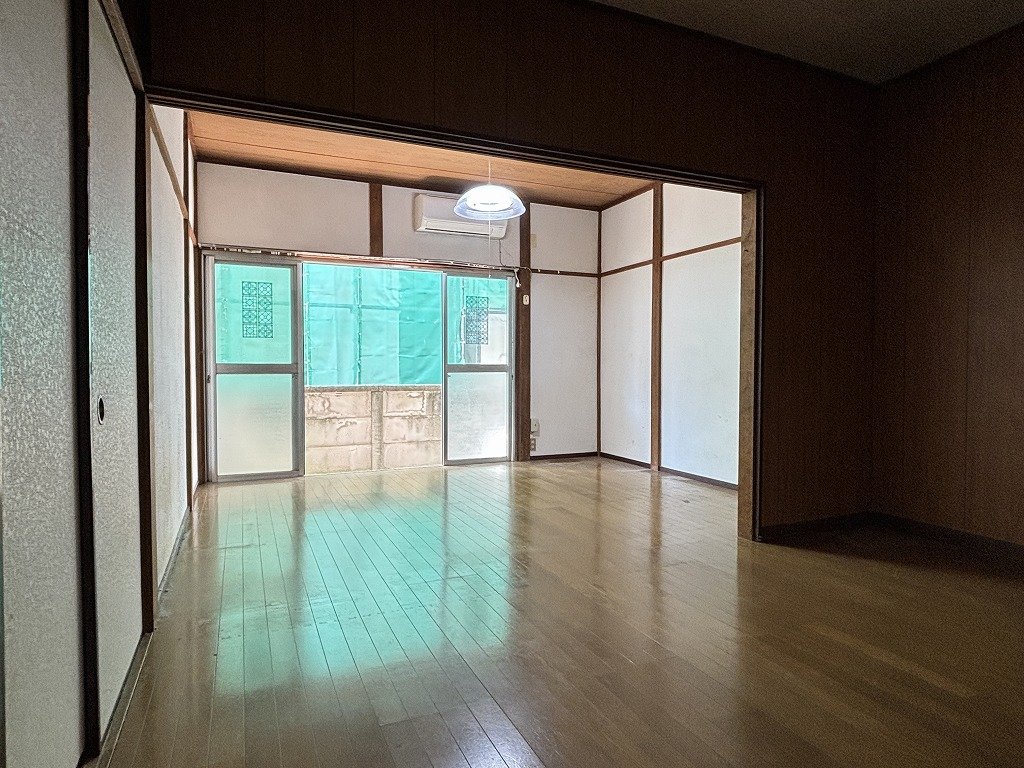 居室・リビング　広さが魅力的なお部屋です。エアコン完備