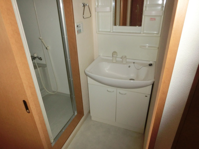 洗面設備　写真は別のお部屋です。※現況を優先