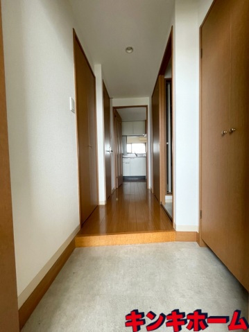 玄関　写真は別のお部屋です。※現況を優先