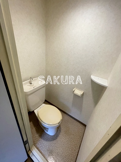 トイレ　落ち着いた色調のトイレです♪