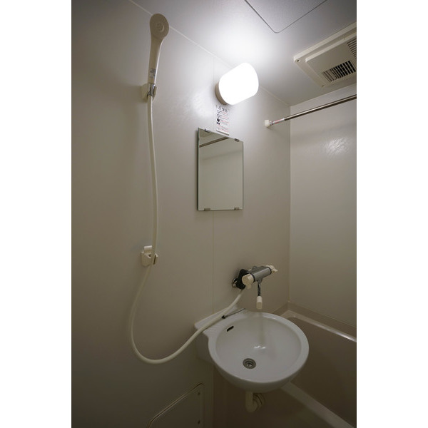 洗面設備　同じ建物の別の部屋