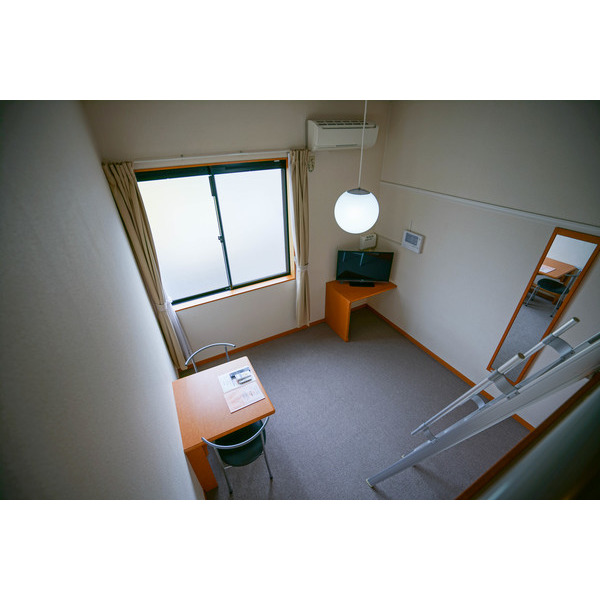 居室・リビング　同じ建物の別の部屋