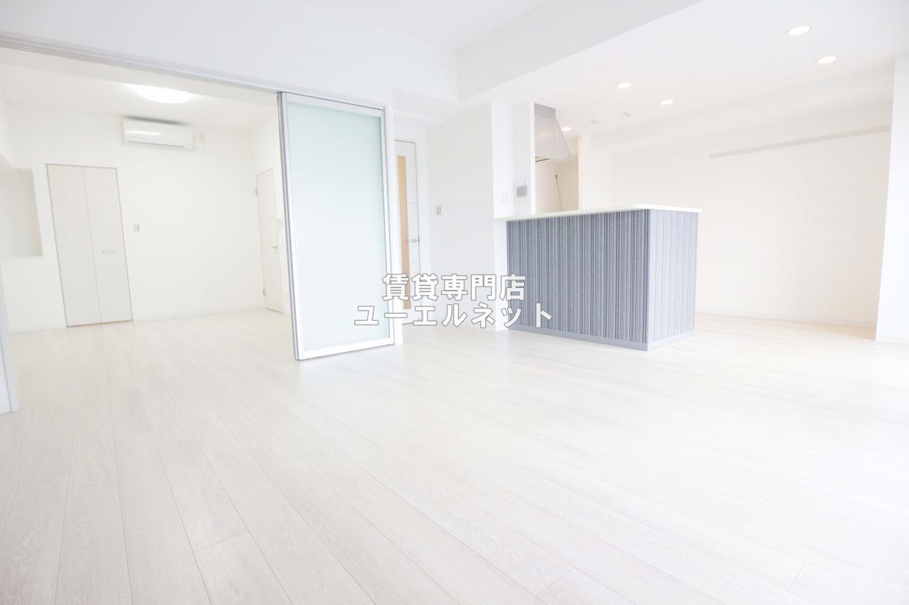 居室・リビング　ゆったりとくつろげる、落ち着きのある居室空間です