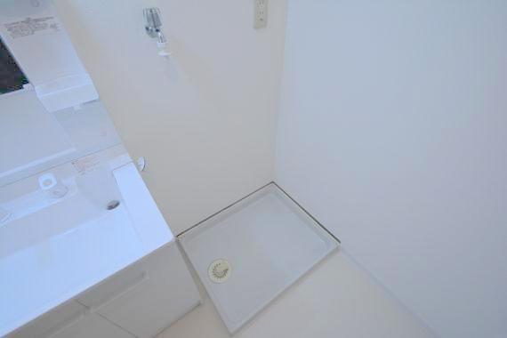 その他設備　嬉しい室内洗濯機置場。これで洗濯機も長持ちしますね。