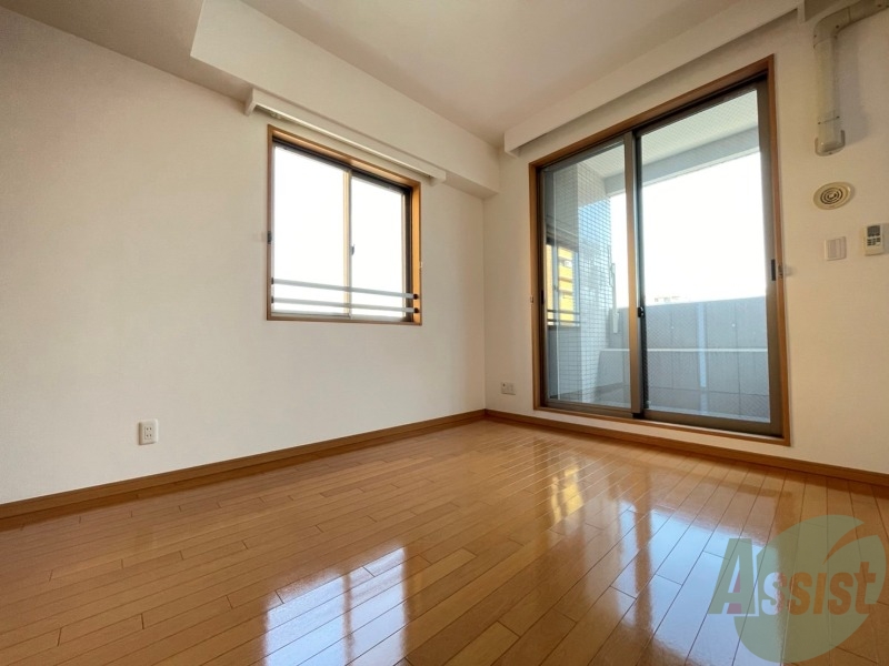 その他部屋・スペース　リビングのお隣に、６帖の洋室があります！