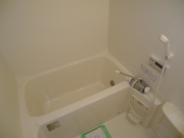 バス・シャワールーム　写真は反転のお部屋です