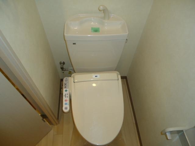 トイレ　写真は反転のお部屋です