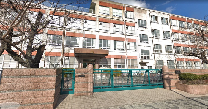 中学校　あずま中学校（中学校）まで985m