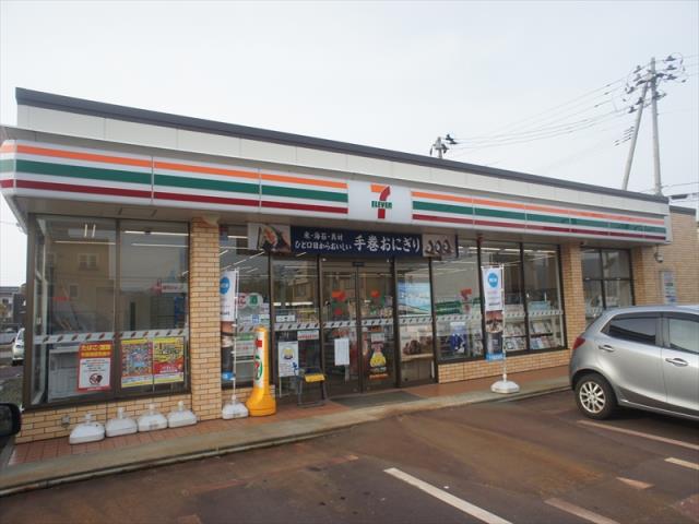 コンビニ　セブンイレブン長岡駅東口通り店（コンビニ）まで300m