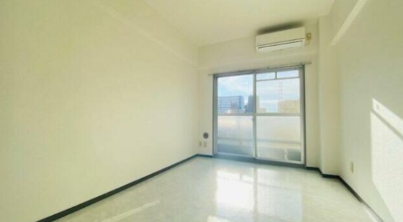 居室・リビング　2階以上☆