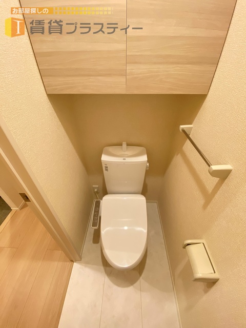 トイレ　収納付きの癒しの空間